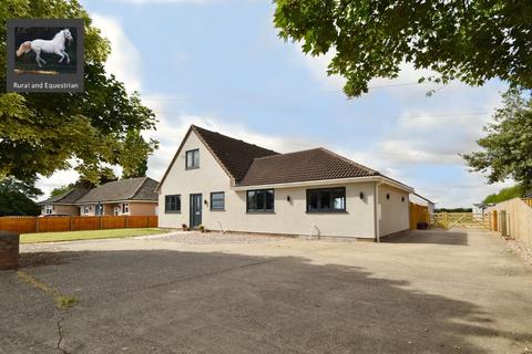 4 bedroom detached house for sale - Equestrian Property, Grainthorpe. Louth