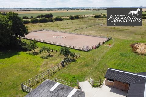 4 bedroom detached house for sale - Equestrian Property, Grainthorpe. Louth