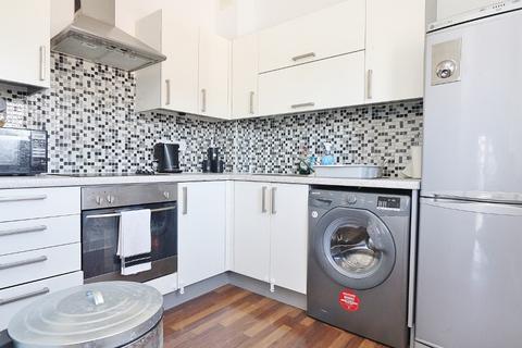 Flat 18, Brant Court Riverside Close, Romford, RM1 1EG