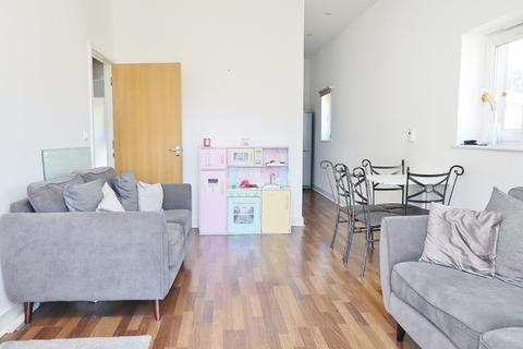 Flat 18, Brant Court Riverside Close, Romford, RM1 1EG