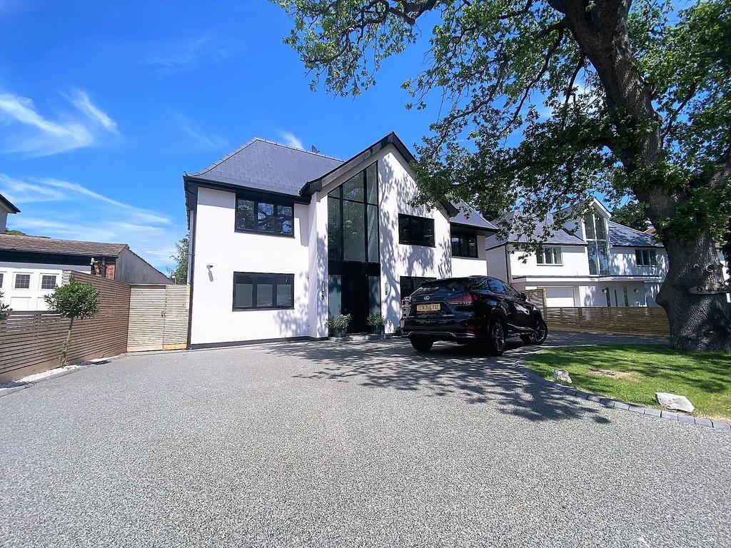 Heathfield, Chislehurst 5 bed detached house £10,000 pcm (£2,308 pw)
