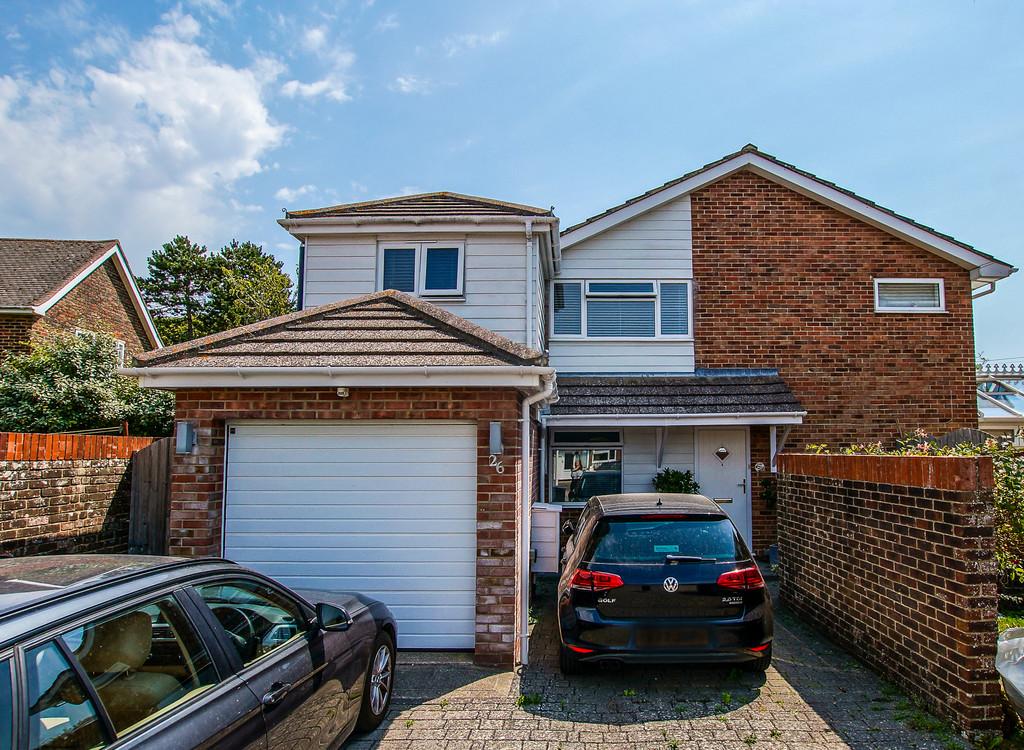 Mill Gardens, East Wittering 4 bed detached house £2,750 pcm (£635 pw)