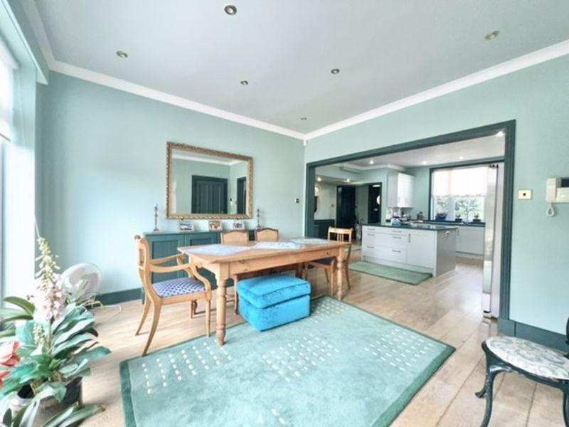 Breakfast room to