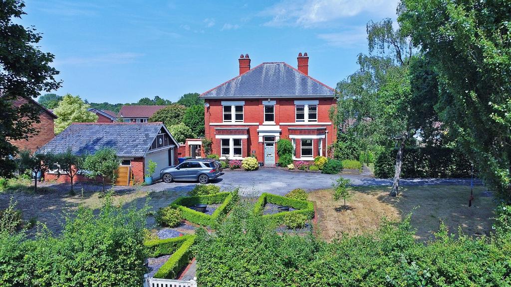 Crab Lane, Fearnhead, Warrington, WA2 5 bed detached house £775,000
