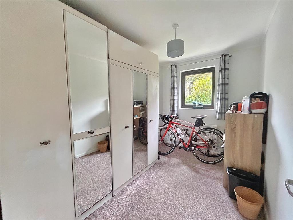 Bedroom 4.jpg