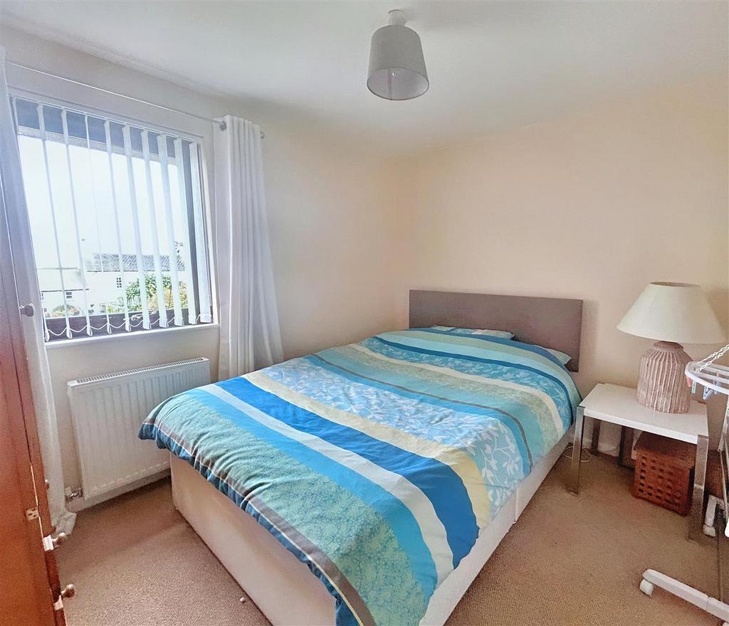 Bedroom 1.jpg