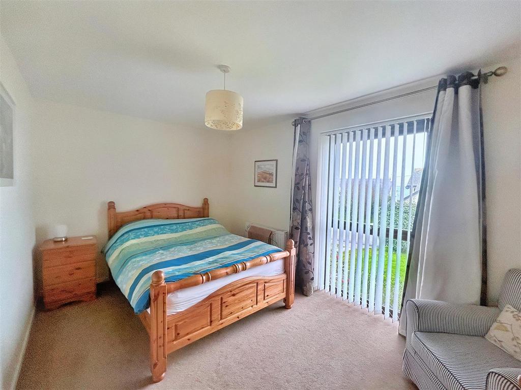Bedroom 2 (1).jpg