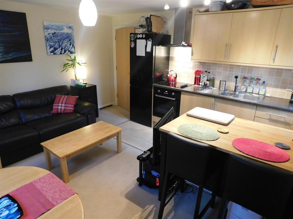 Open Plan Lounge / Kitchen