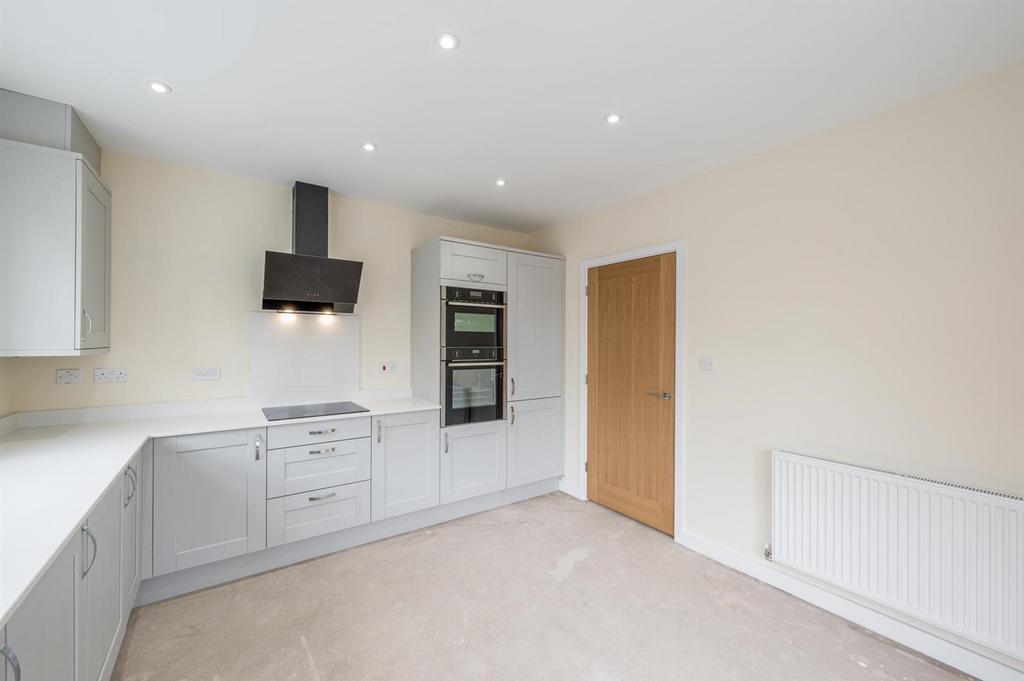 Wolverhampton Road, Kingswinford, DY6 7HY 2 bed detached bungalow for