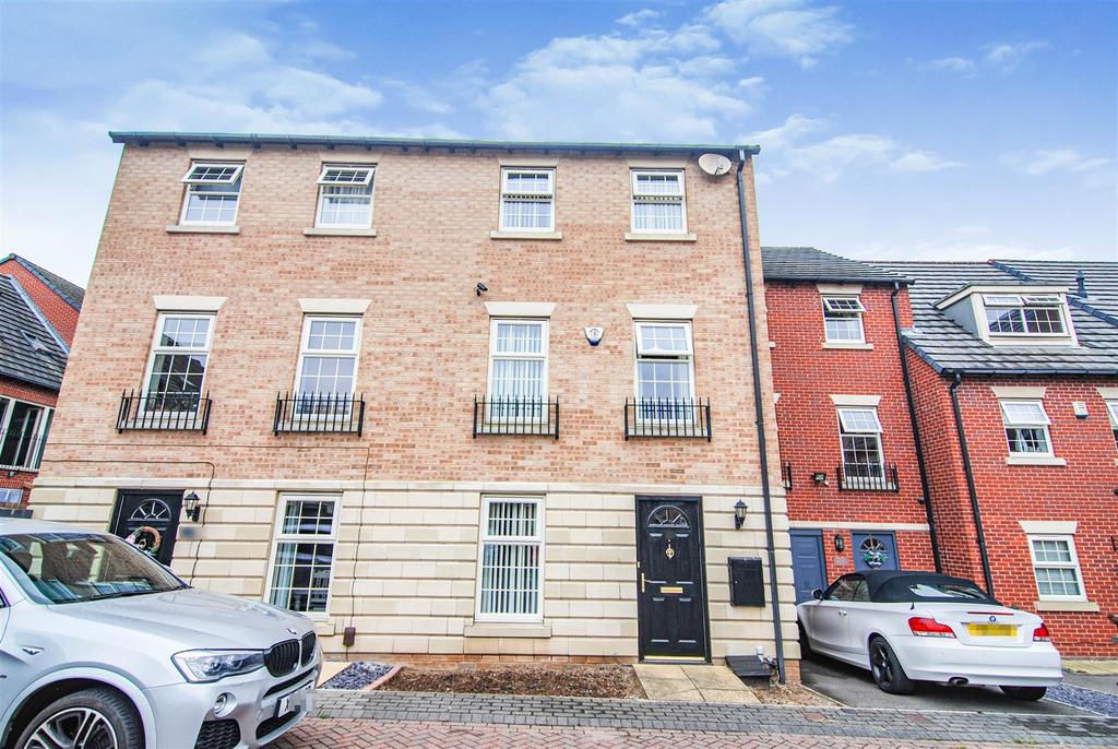 Great Stubbing, Wombwell, Barnsley 5 bed townhouse £199,950