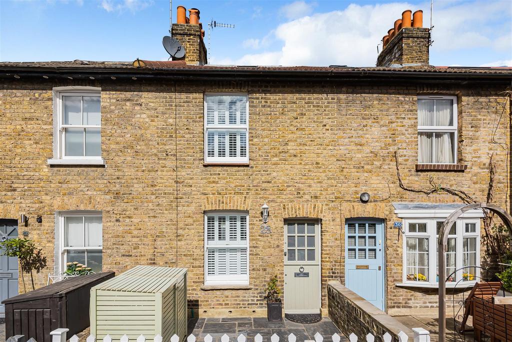 Rosedale Road, Richmond 2 bed terraced house £895,000