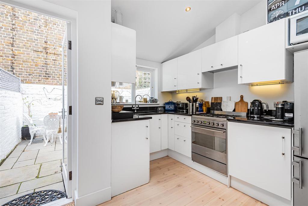 Rosedale Road, Richmond 2 bed terraced house for sale £895,000