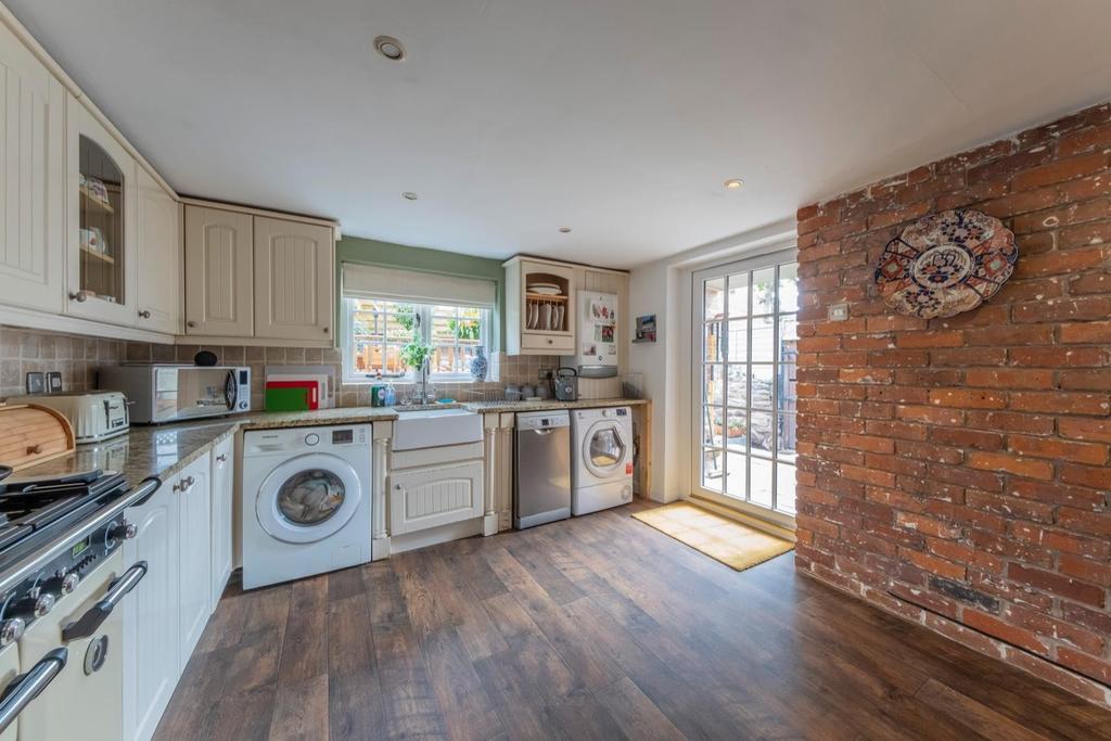 Sandstone Cottage-002.JPG