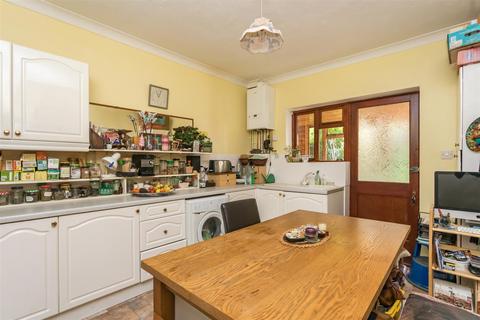 2 bedroom house for sale - Ruskin Road