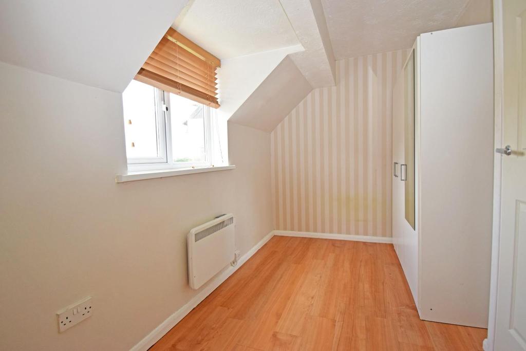 5 Bengrove Close, bed 2.jpg