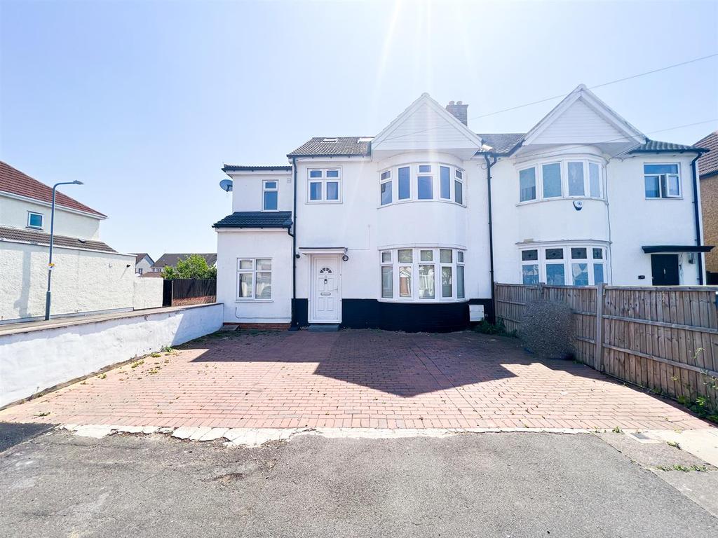 Devonshire Road, Newbury Park, Ilford IG2 6 bed semidetached house £