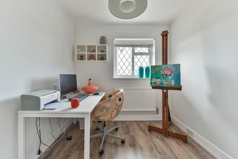 119 Great Tattenhams, Epsom, KT18 5RB