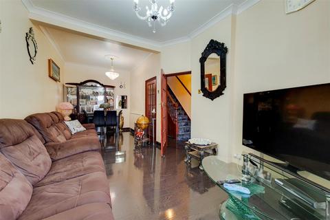 4 bedroom terraced house for sale - Somers Road, London