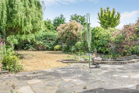 43 The Glade, Epsom, KT17 2HL
