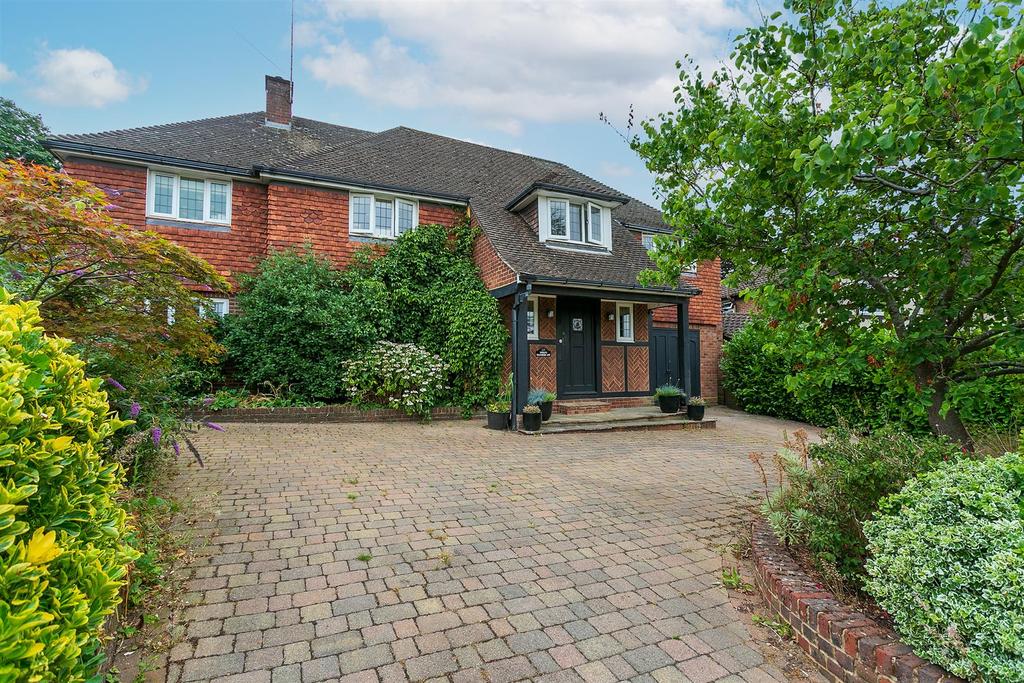 Grasmere Avenue, Harpenden 5 bed detached house for sale £1,800,000