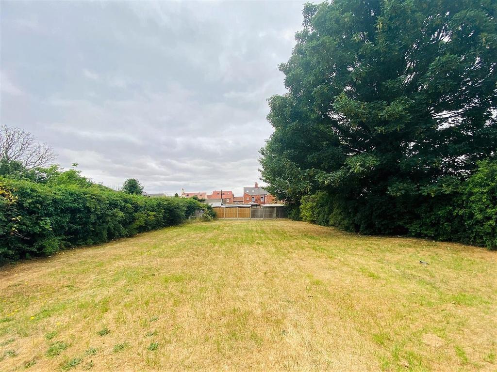 Beast Fair, Snaith, Goole 3 bed property with land £130,000