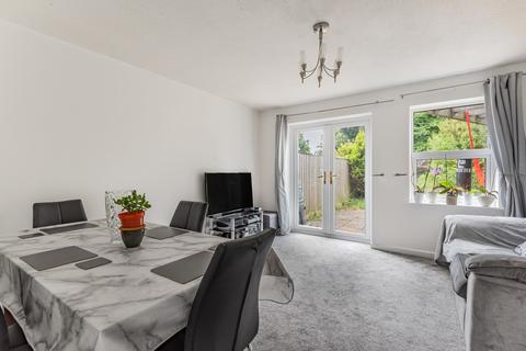 23 Bakers Field, Lyneham, Chippenham, SN15 4NN