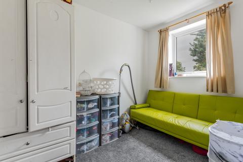 23 Bakers Field, Lyneham, Chippenham, SN15 4NN
