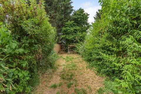 23 Bakers Field, Lyneham, Chippenham, SN15 4NN