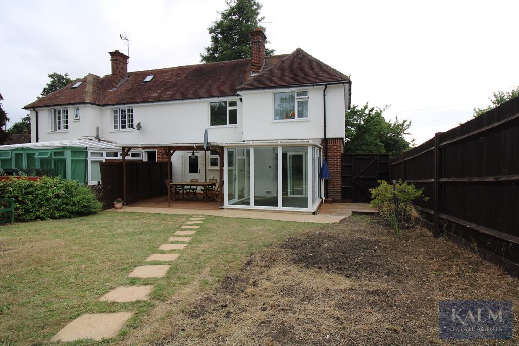 Bursland, Letchworth Garden City SG6 3 bed semidetached house £1,300
