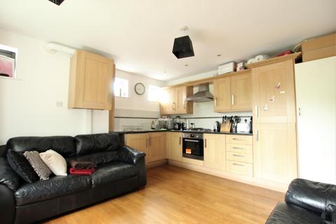 2 bedroom apartment to rent, Troy Road, Morley, LS27