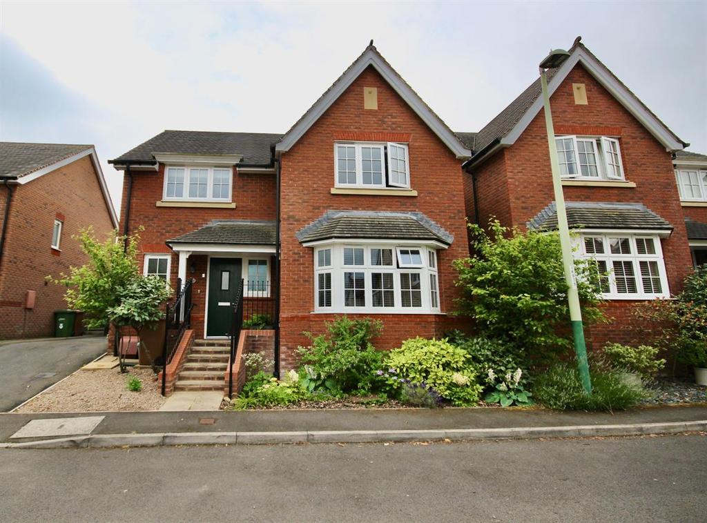 Maes Bengi, Oakdale, Blackwood 4 bed detached house for sale £369,450