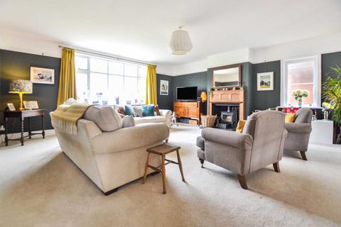 11 Coronation Road, Prestbury, Cheltenham, GL52 3DA