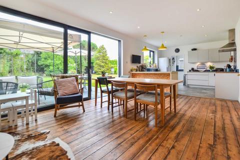 11 Coronation Road, Prestbury, Cheltenham, GL52 3DA