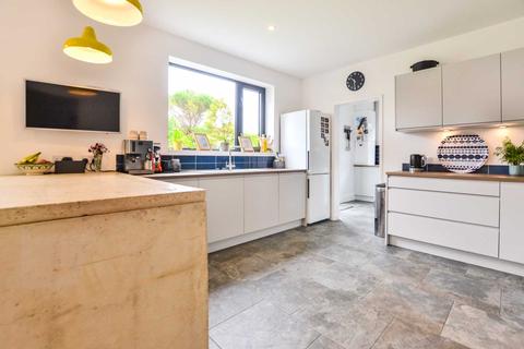 11 Coronation Road, Prestbury, Cheltenham, GL52 3DA