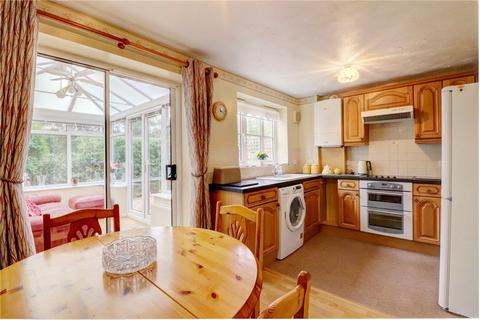 3 bedroom semi-detached house for sale - Meadow Rise, Consett, County Durham, DH8