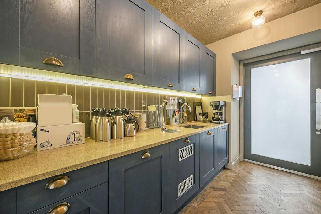 Pantry 2.jpg