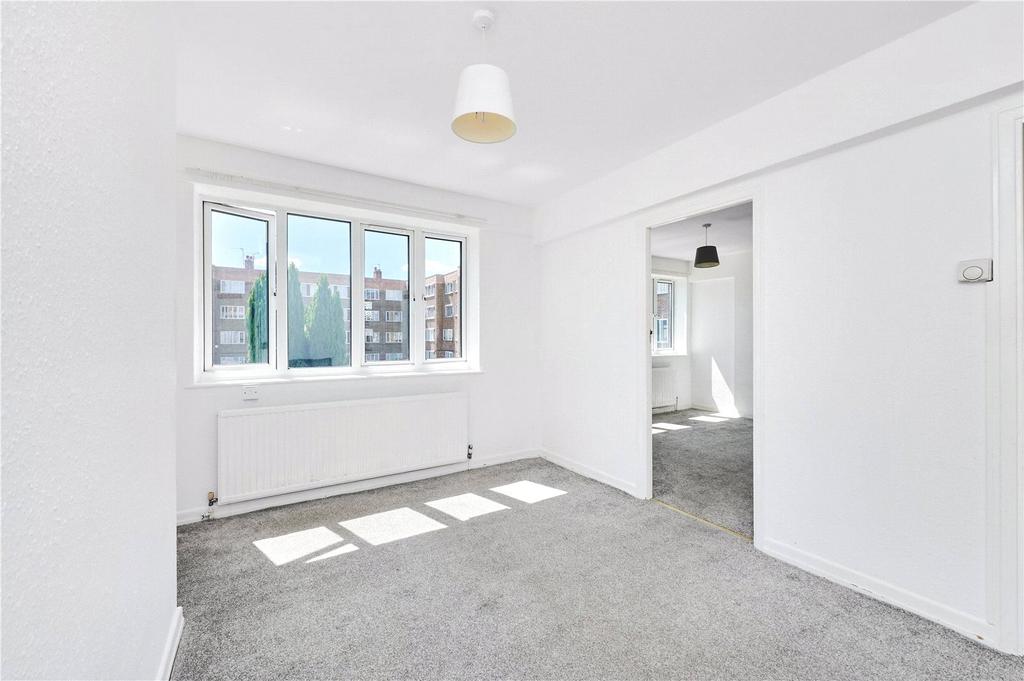 Kimber Road, London, SW18 1 bed flat £1,300 pcm (£300 pw)