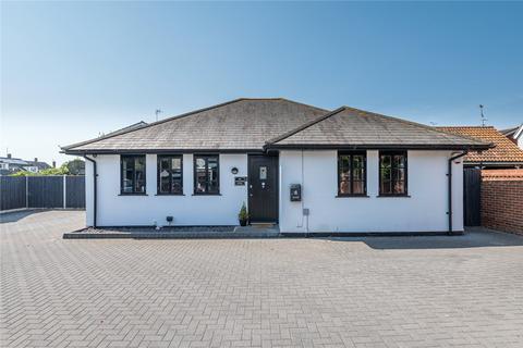 3 bedroom bungalow for sale - Chequers Court, High Street, Canewdon, Rochford, SS4