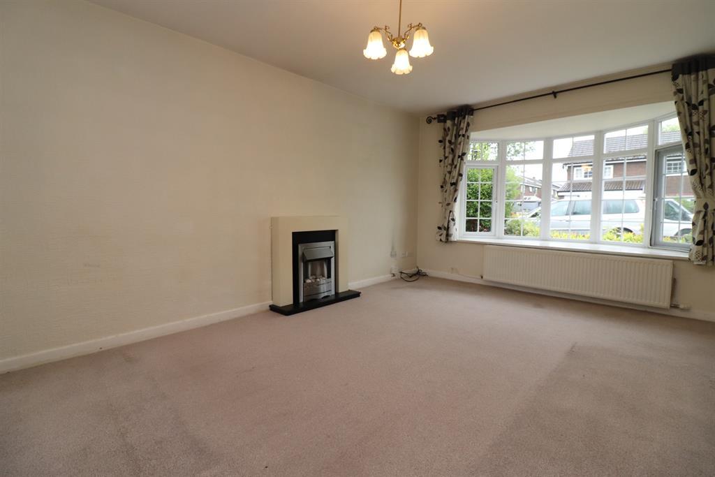 Warlingham Close, Bury, BL8 2QN 4 bed detached house £1,100 pcm (£254 pw)