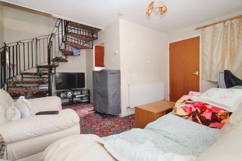 1 bedroom semi-detached house for sale - Hambledon Close, Uxbridge, Greater London