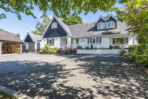 Whispers Bartley Road, Woodlands, Southampton, SO40 7GN