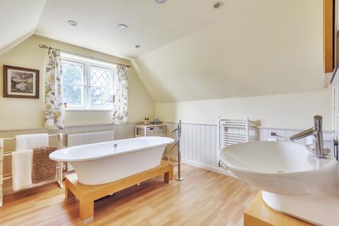 Whispers Bartley Road, Woodlands, Southampton, SO40 7GN