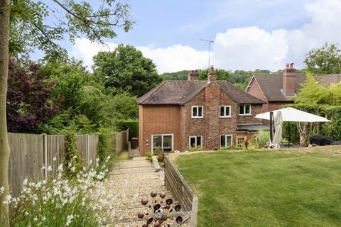 4 bedroom detached house for sale, Hindhead Road, Haslemere, GU27