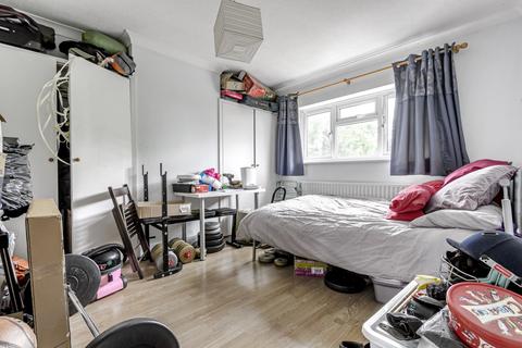 74 Gregory Crescent, London, SE9 5RY