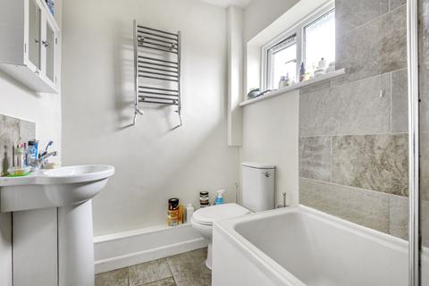 74 Gregory Crescent, London, SE9 5RY