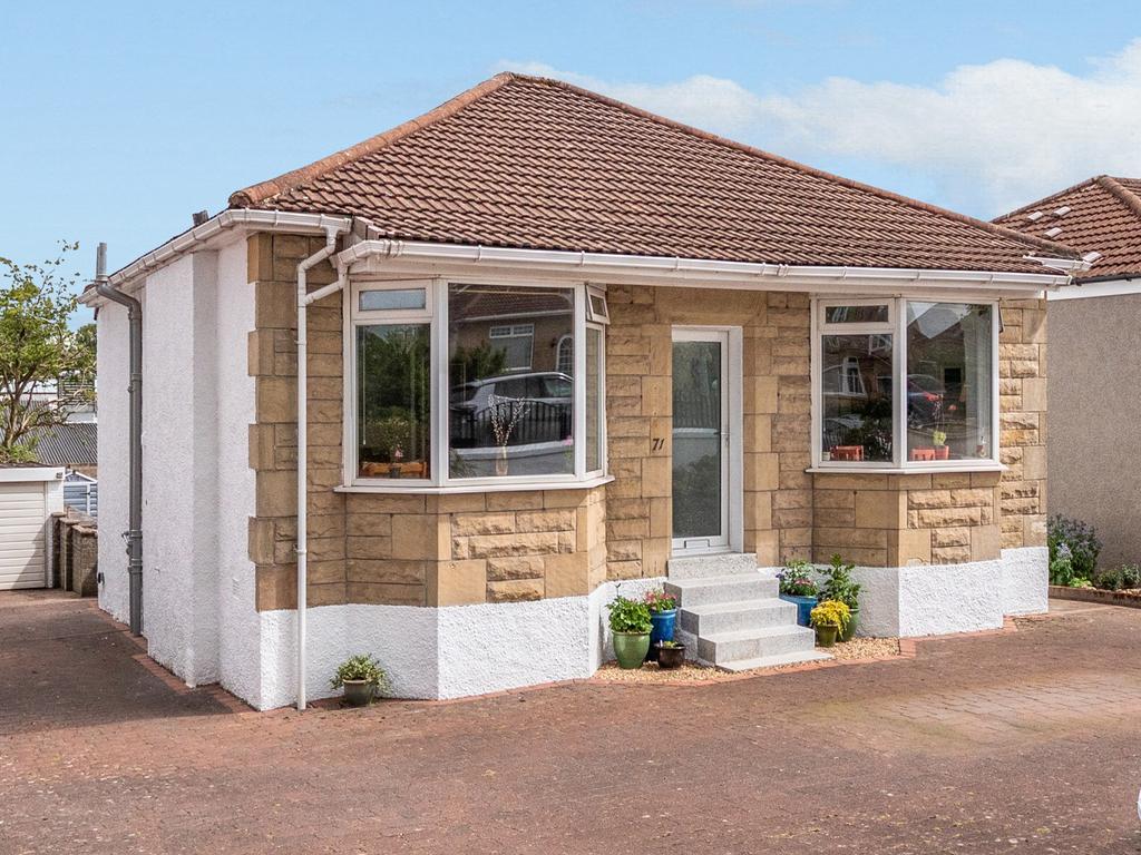 Eaglesham Road, Clarkston, Glasgow... 3 bed detached bungalow £350,000