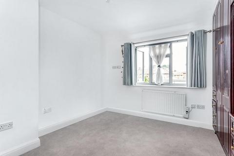 2 bedroom flat to rent, Charlton Road, Harrow, HA3