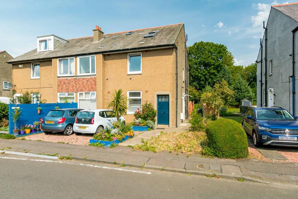 133 Carrick Knowe Drive, Carrick... 4 bed flat £190,000