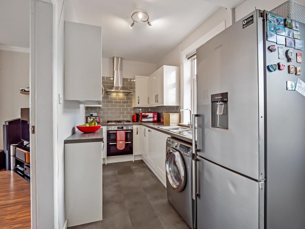 Monteith Drive, Clarkston, Glasgow, G76 8NT 2 bed terraced house for