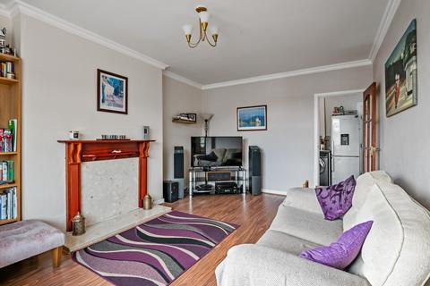35 Monteith Drive, Clarkston, Glasgow, G76 8NT